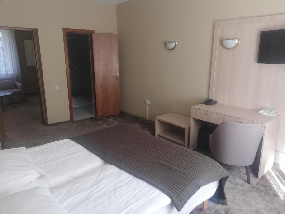 Hotel Senas Namas Алитус Екстериор снимка