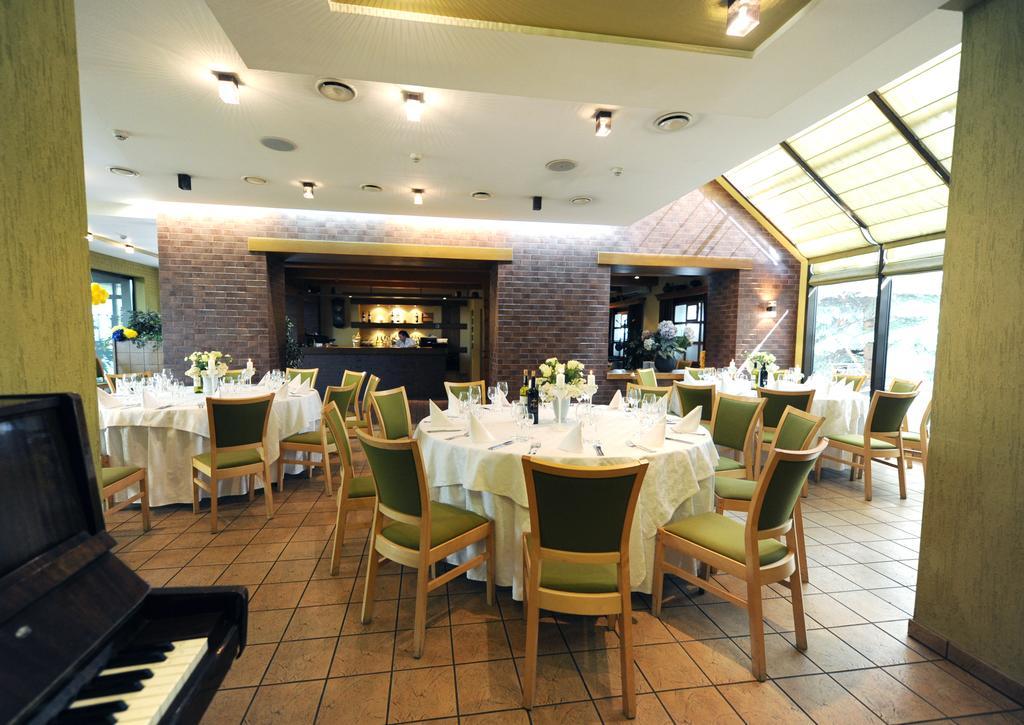 Hotel Senas Namas Алитус Екстериор снимка