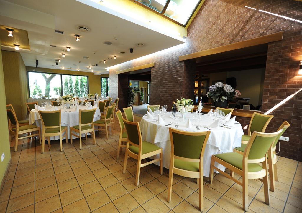 Hotel Senas Namas Алитус Екстериор снимка