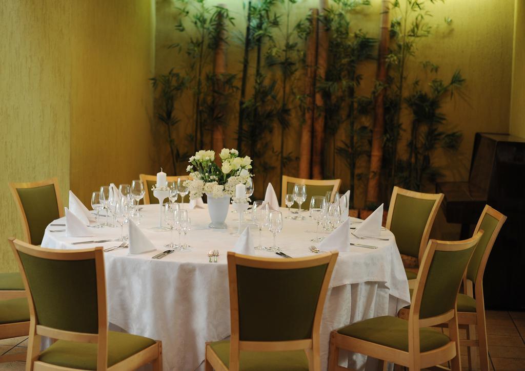 Hotel Senas Namas Алитус Екстериор снимка