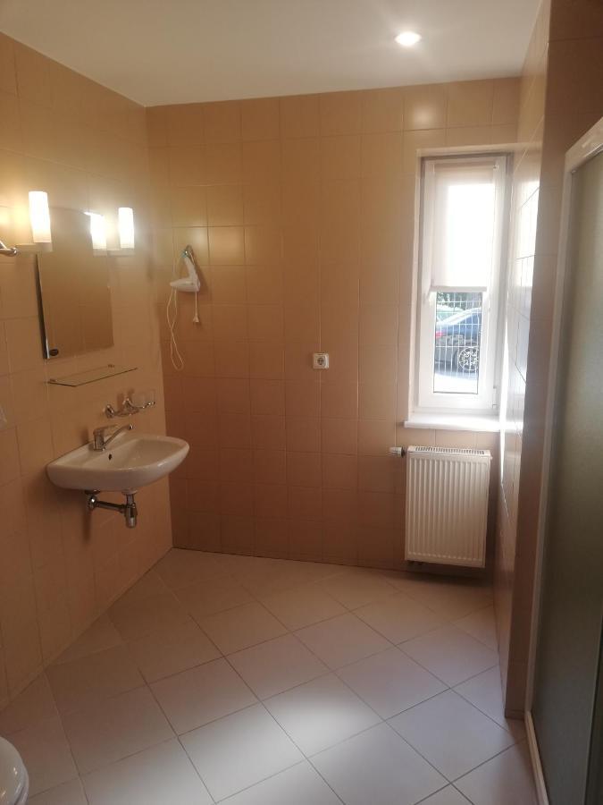 Hotel Senas Namas Алитус Екстериор снимка