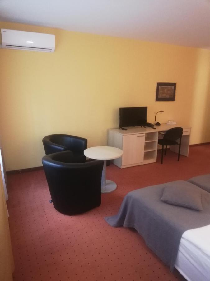 Hotel Senas Namas Алитус Екстериор снимка