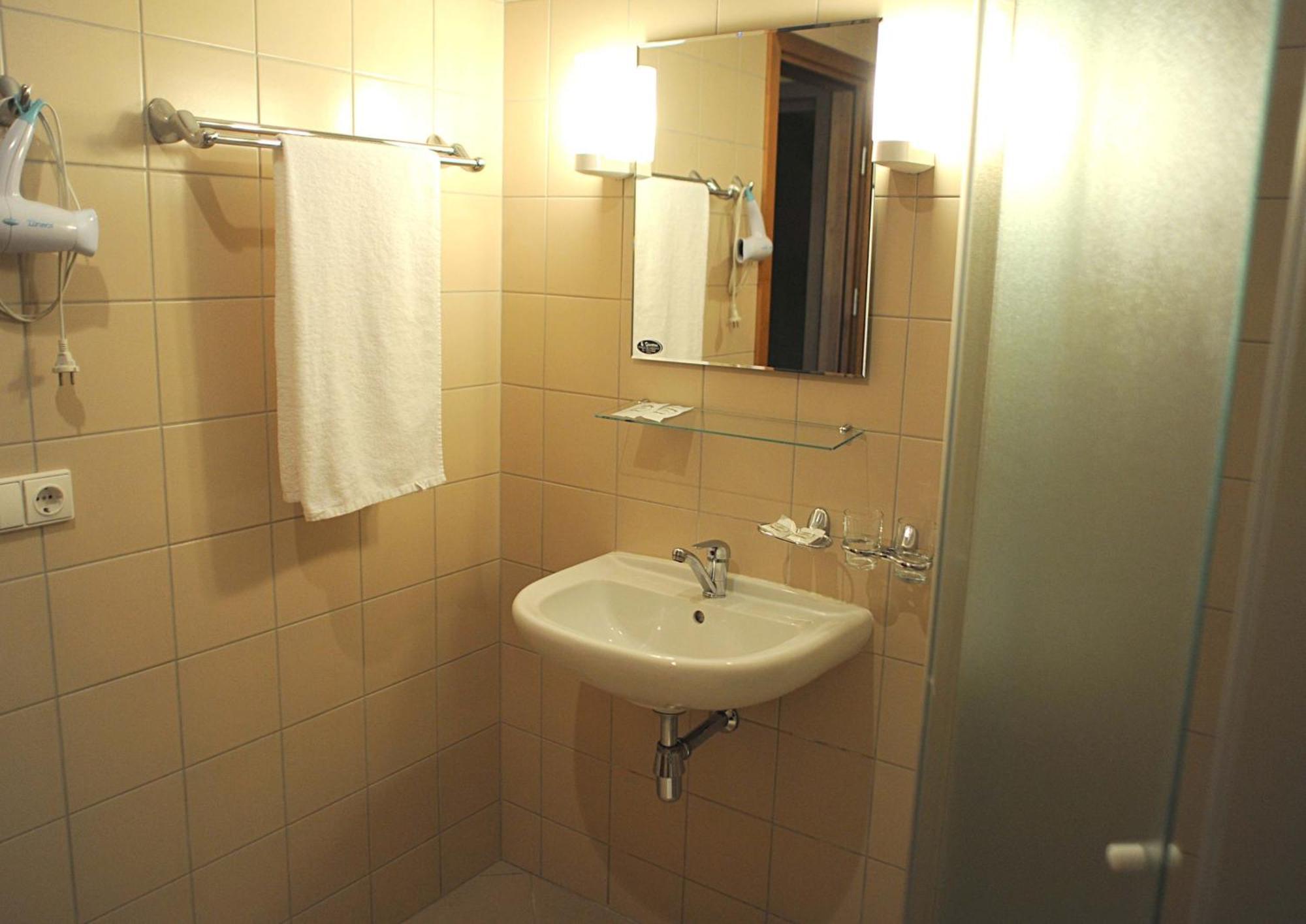 Hotel Senas Namas Алитус Екстериор снимка