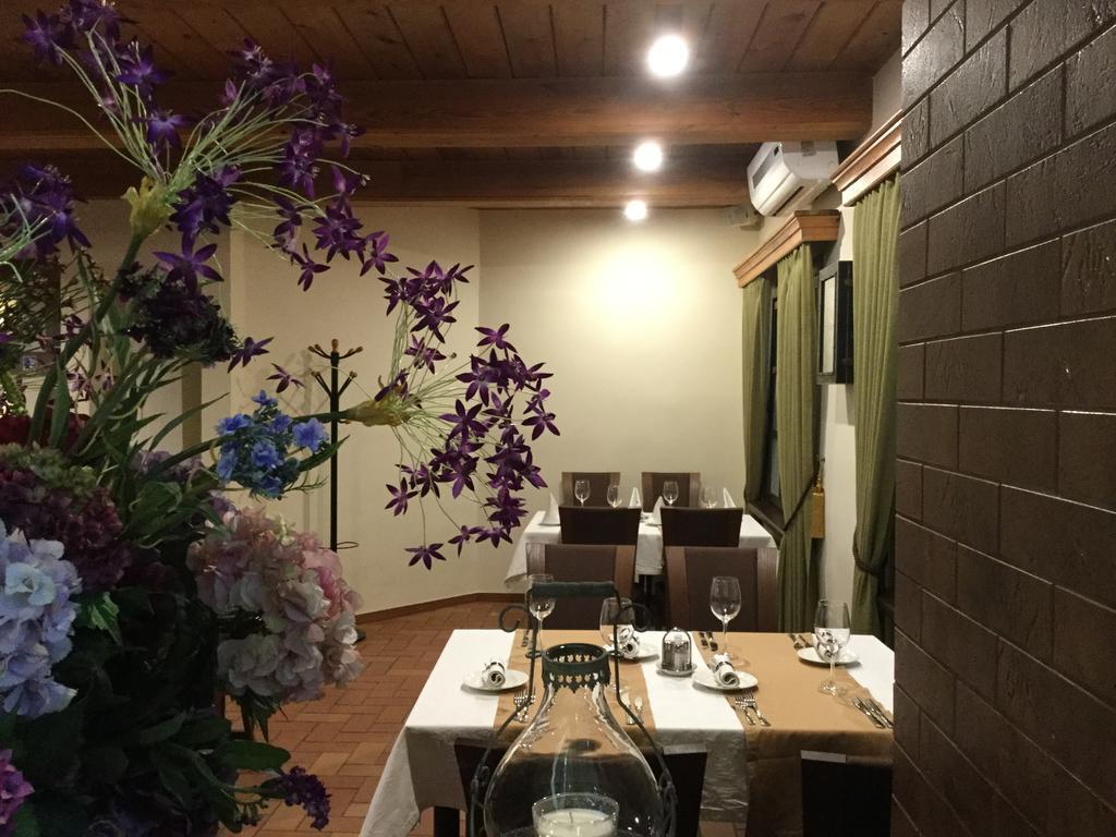 Hotel Senas Namas Алитус Екстериор снимка