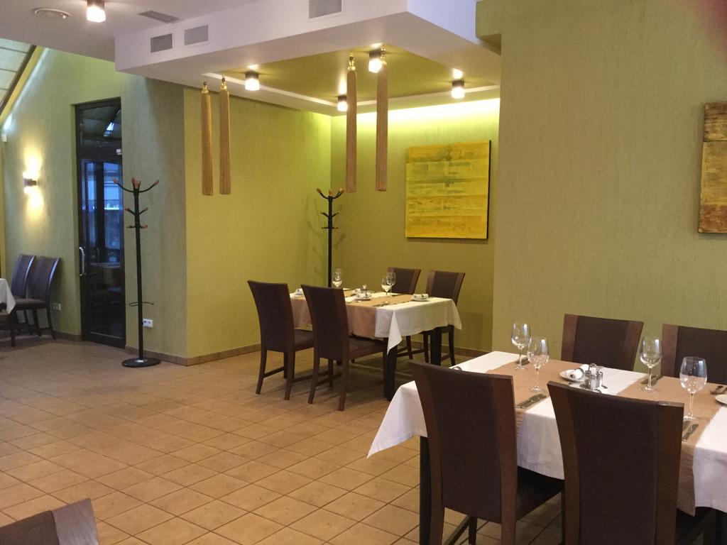 Hotel Senas Namas Алитус Екстериор снимка