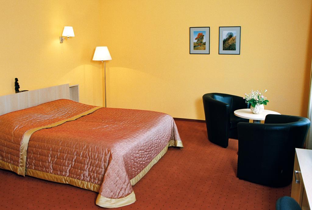 Hotel Senas Namas Алитус Екстериор снимка