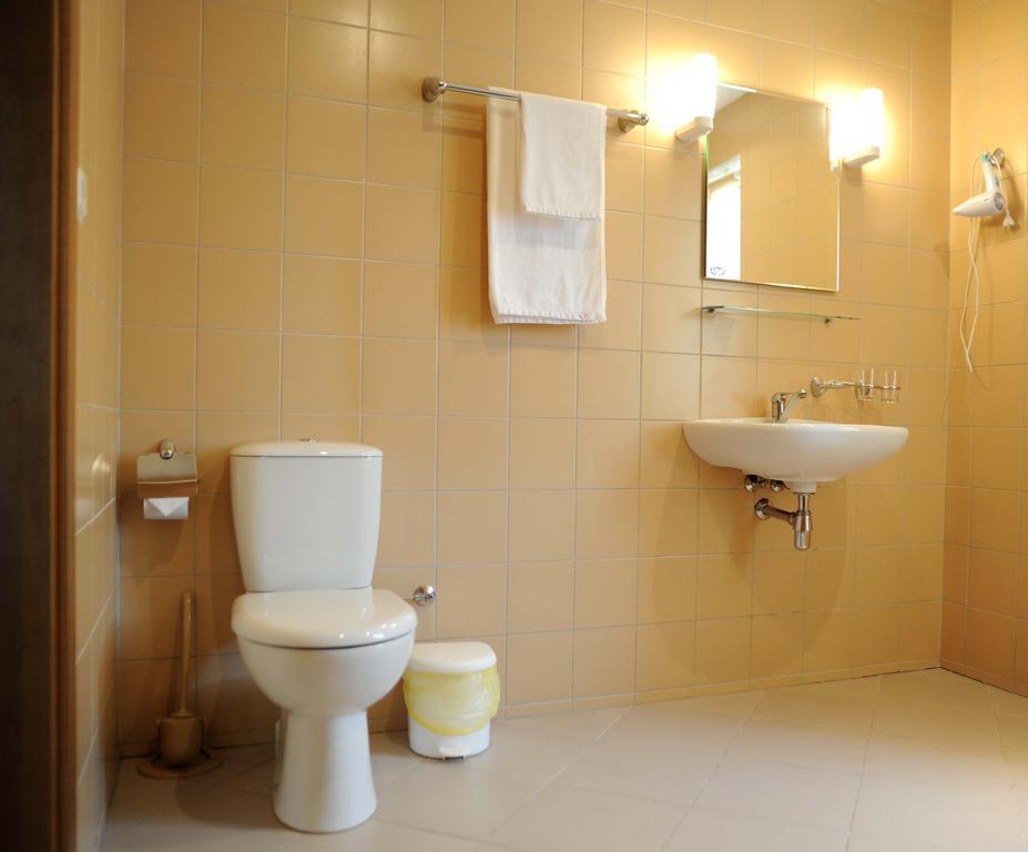 Hotel Senas Namas Алитус Стая снимка
